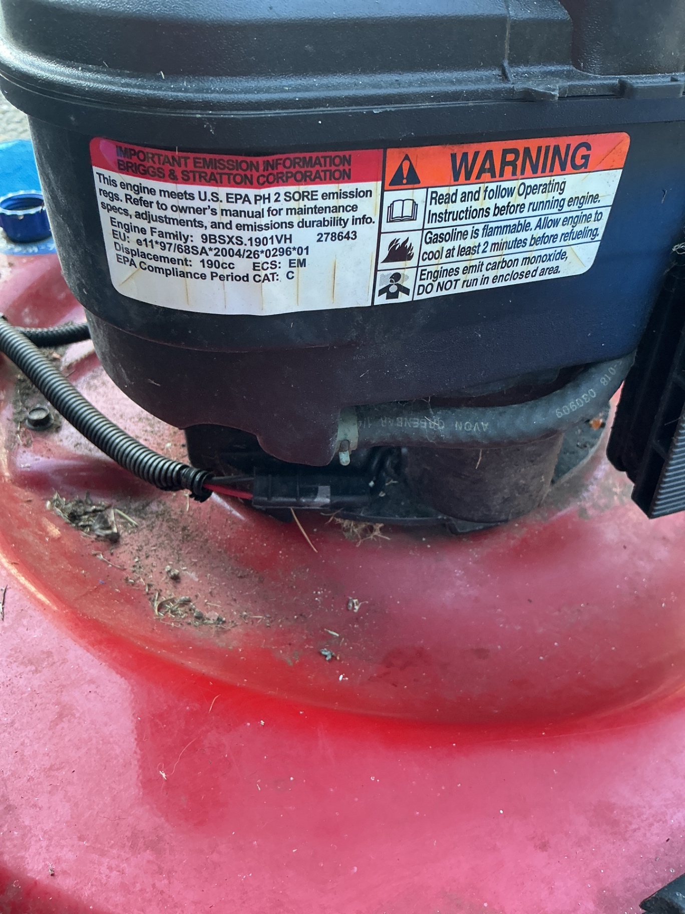 Toro Recycler 22-inch gas lawn mower with Briggs & Stratton engine - image 6 of 7