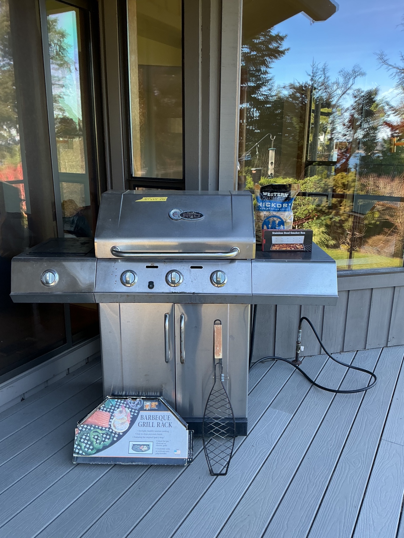 Char-Broil RED gas grill with smoker box, grill rack and smoking chips - image 1 of 10