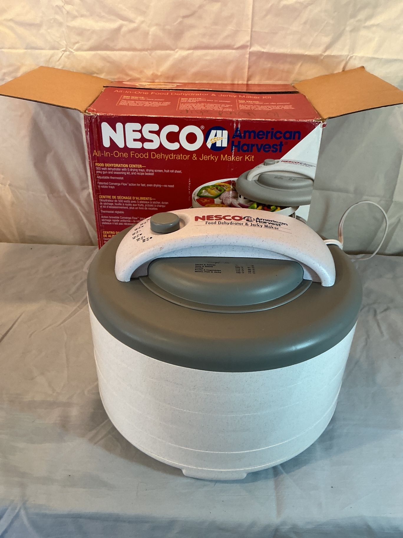 Nesco SnackMaster Dehydrator Kit and FoodSaver Vacuum Sealing System - image 3 of 4
