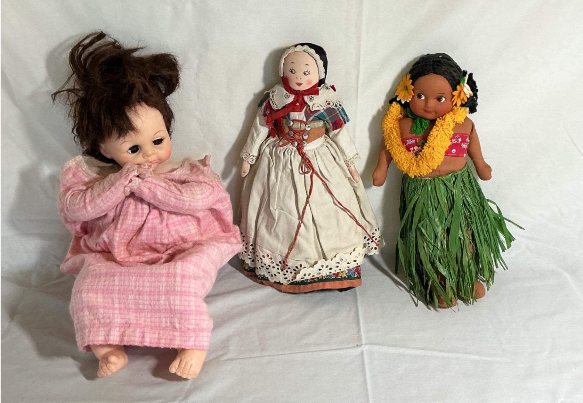Vintage Cloth and plastic dolls. - image 1 of 7