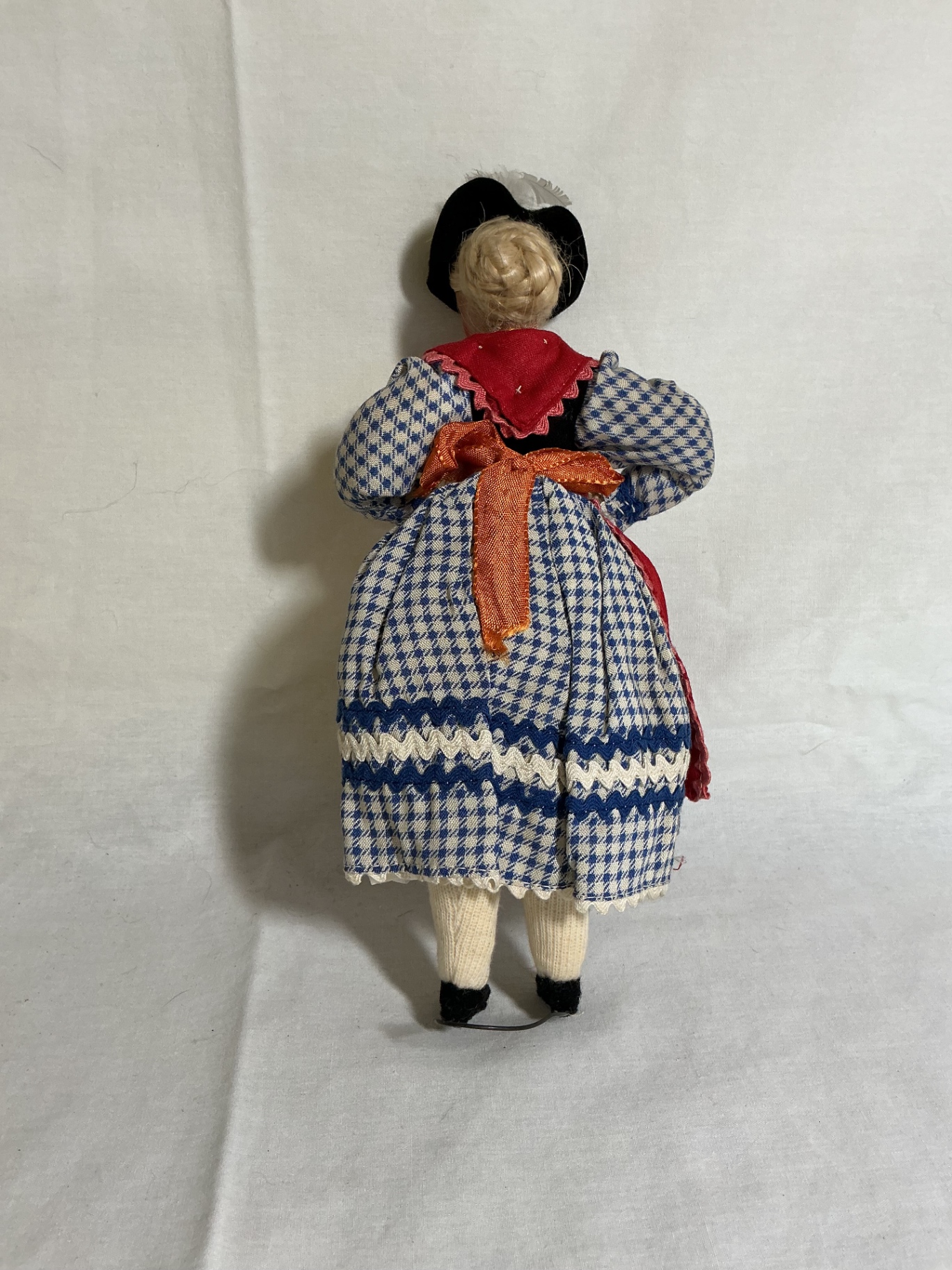 Group of six fabric dolls in traditional folk costumes - image 11 of 13