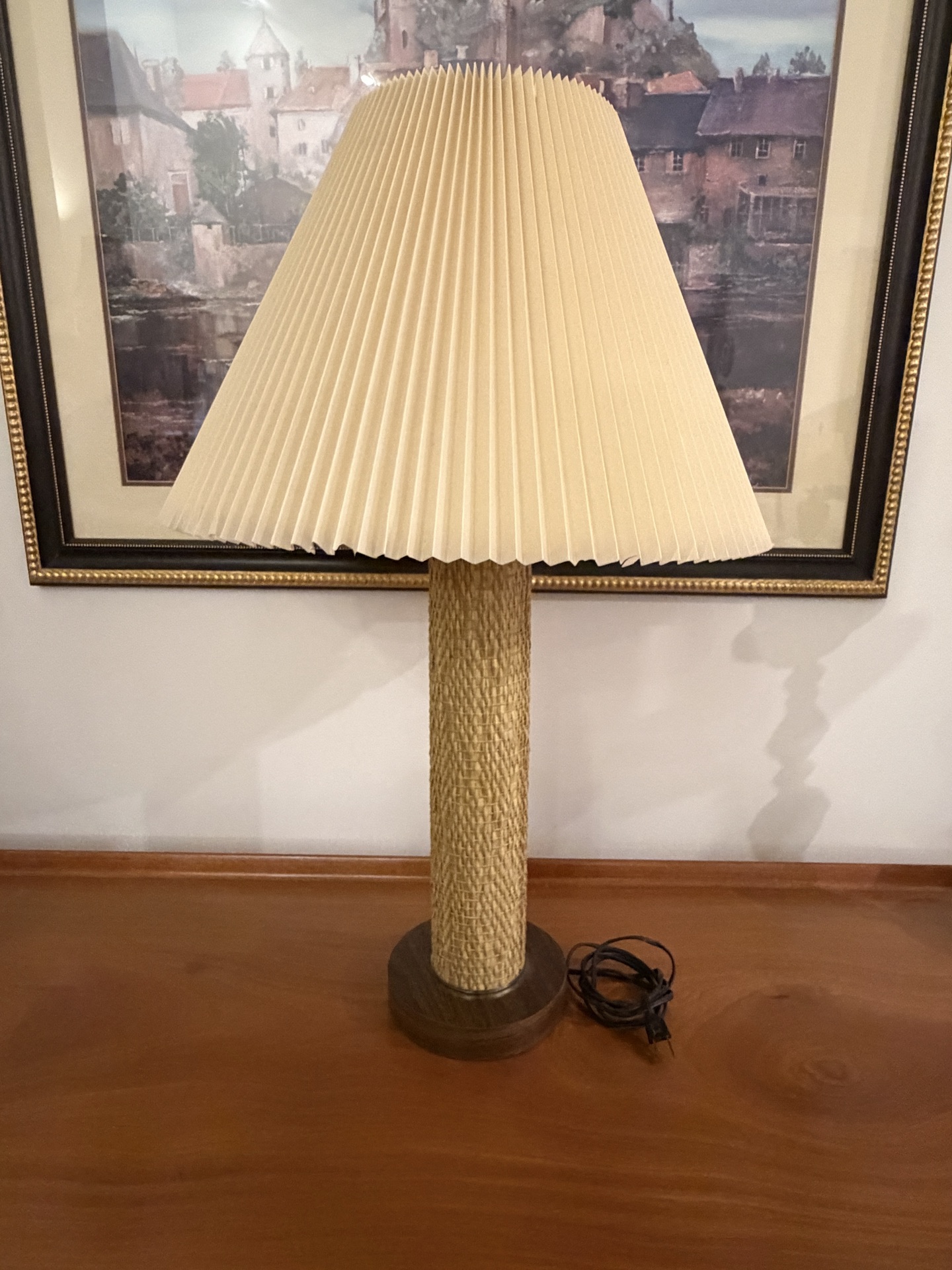 mid-century modern style table lamp featuring a textured, woven base - image 1 of 3