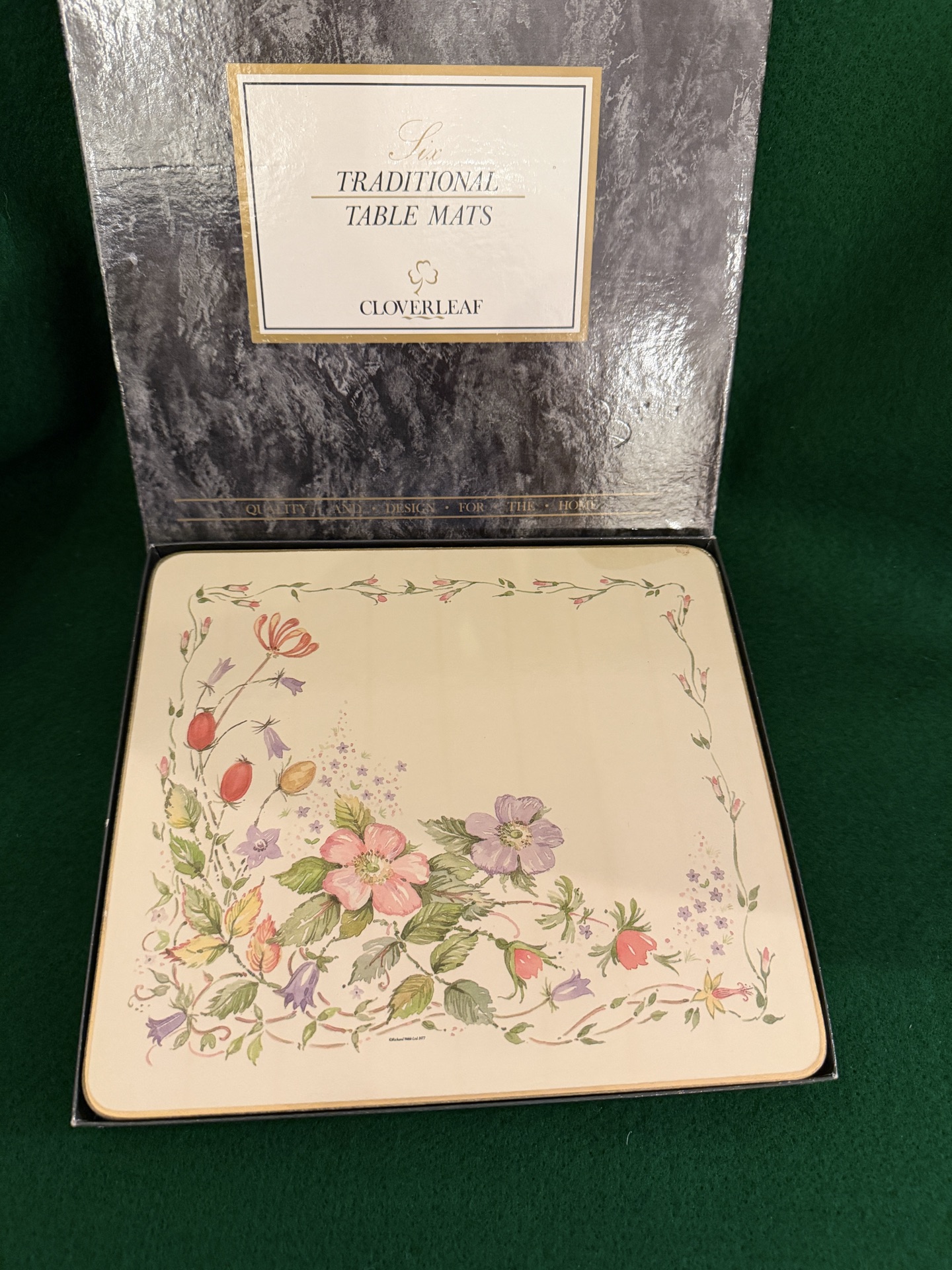 Cloverleaf Table Mats - image 2 of 6