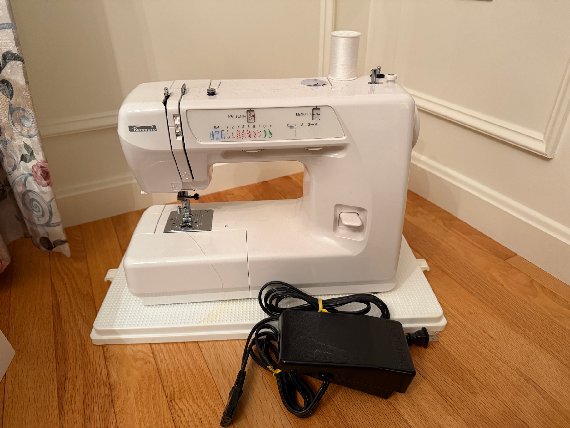 Kenmore 385 series sewing machine - image 3 of 5