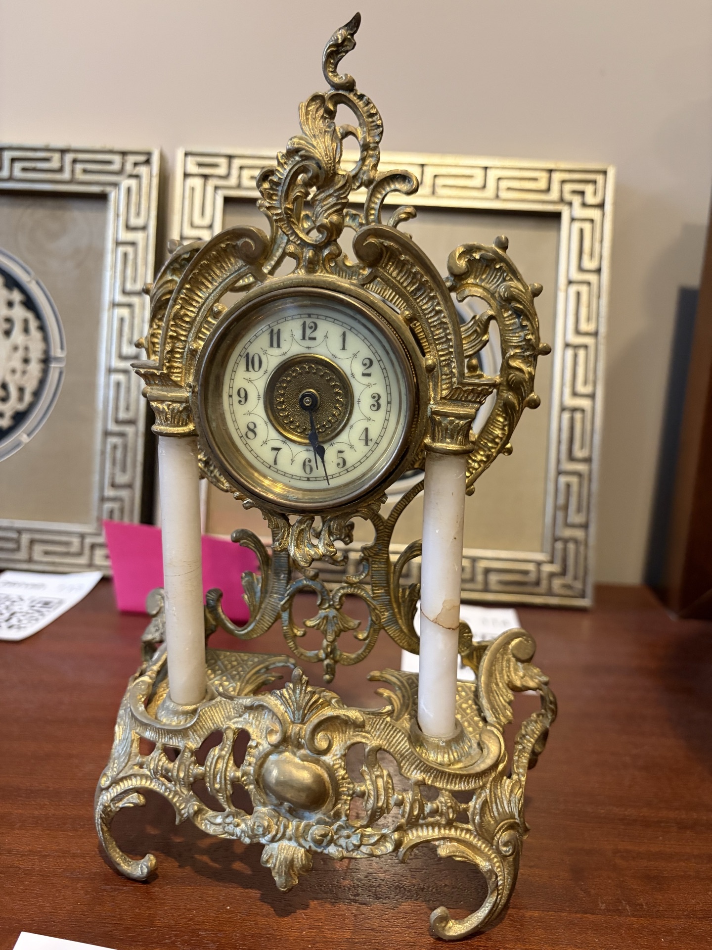 Ornate brass mantel clock with two columns - image 2 of 8