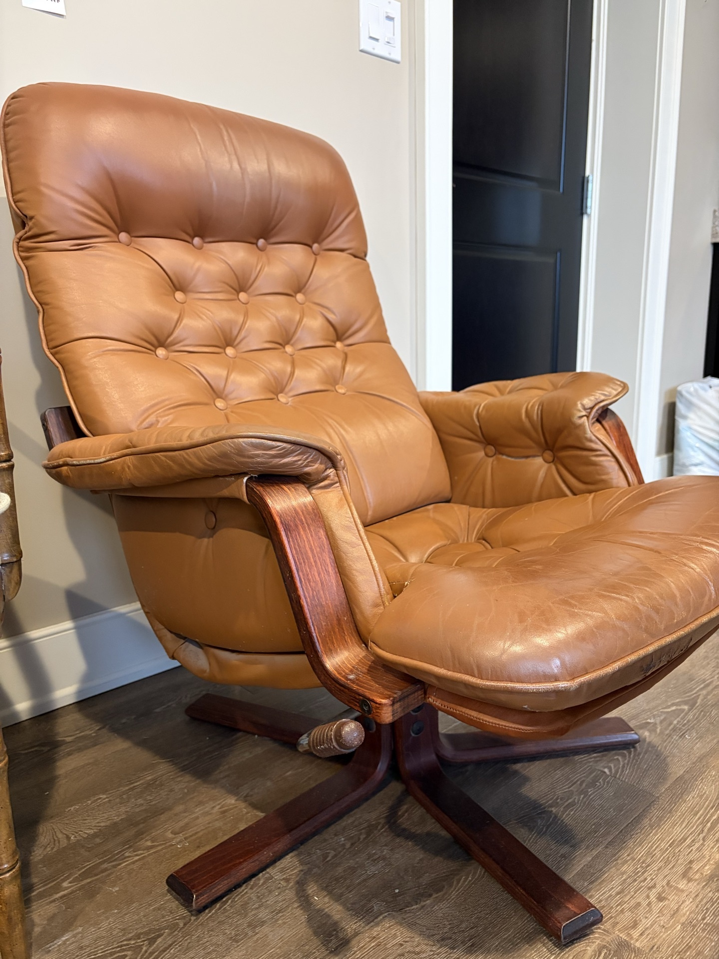 Leather recliner chair with matching ottoman - image 5 of 11