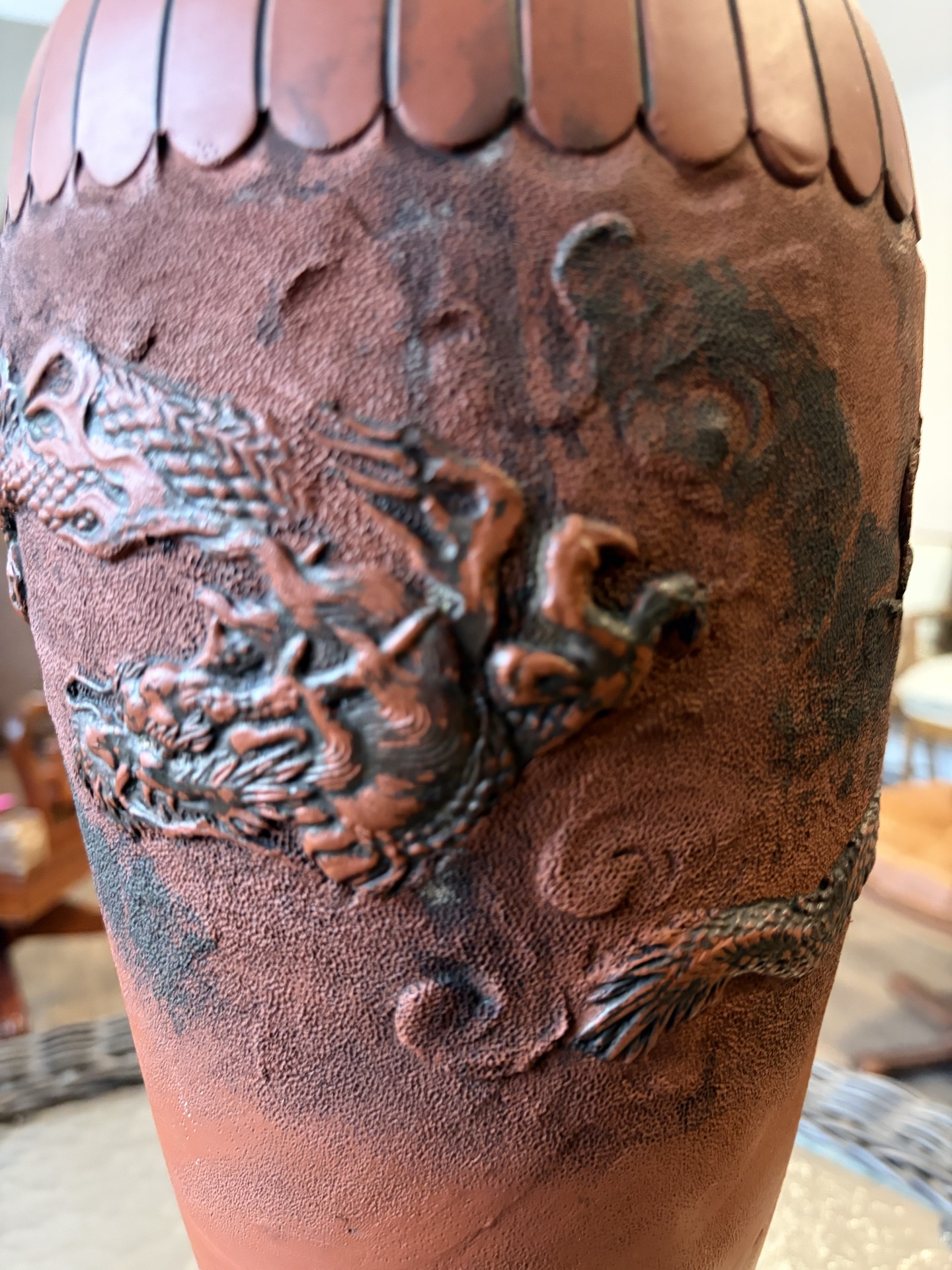 Terracotta vase with dragon relief on wooden stand - image 4 of 9