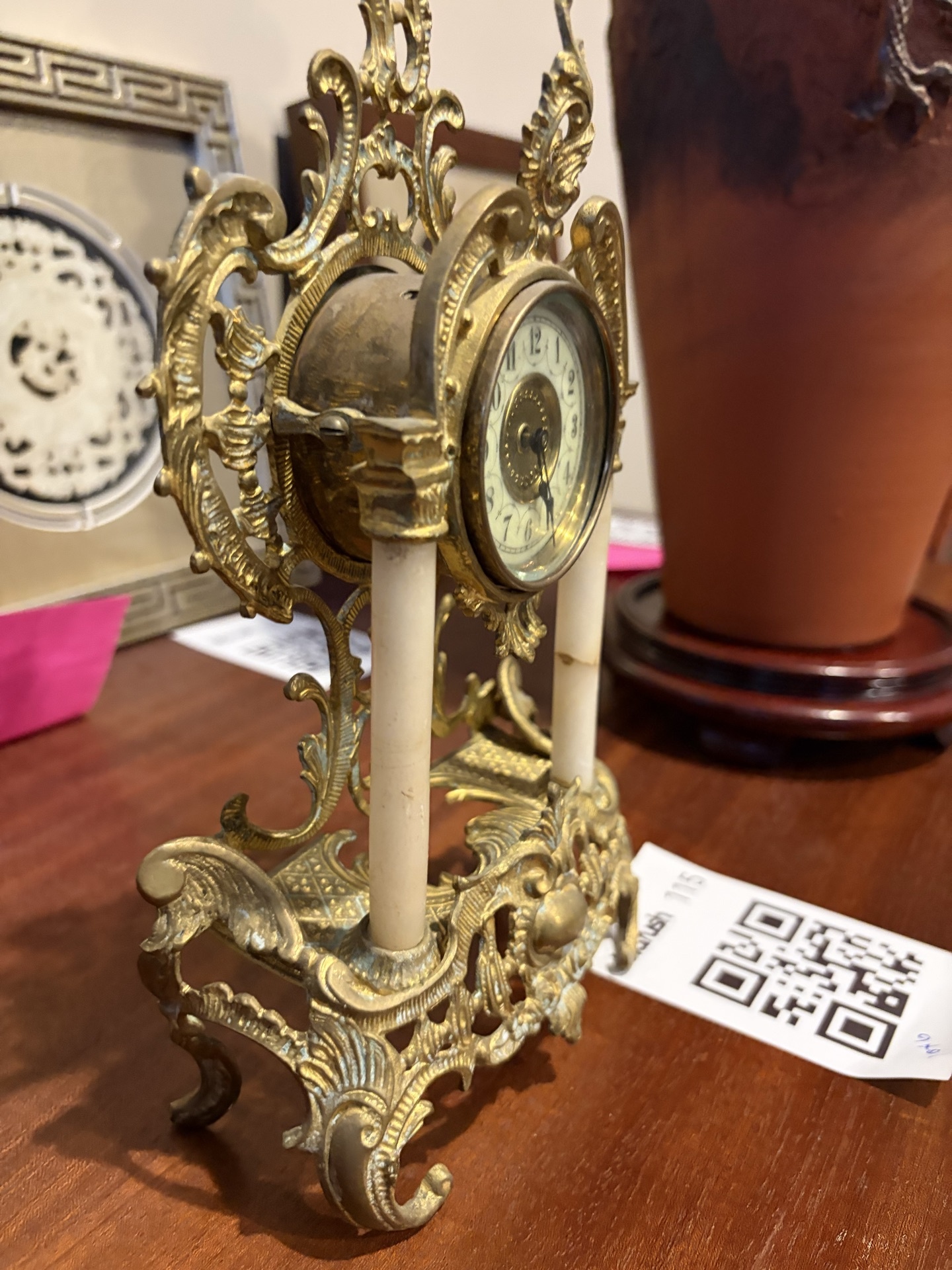 Ornate brass mantel clock with two columns - image 8 of 8