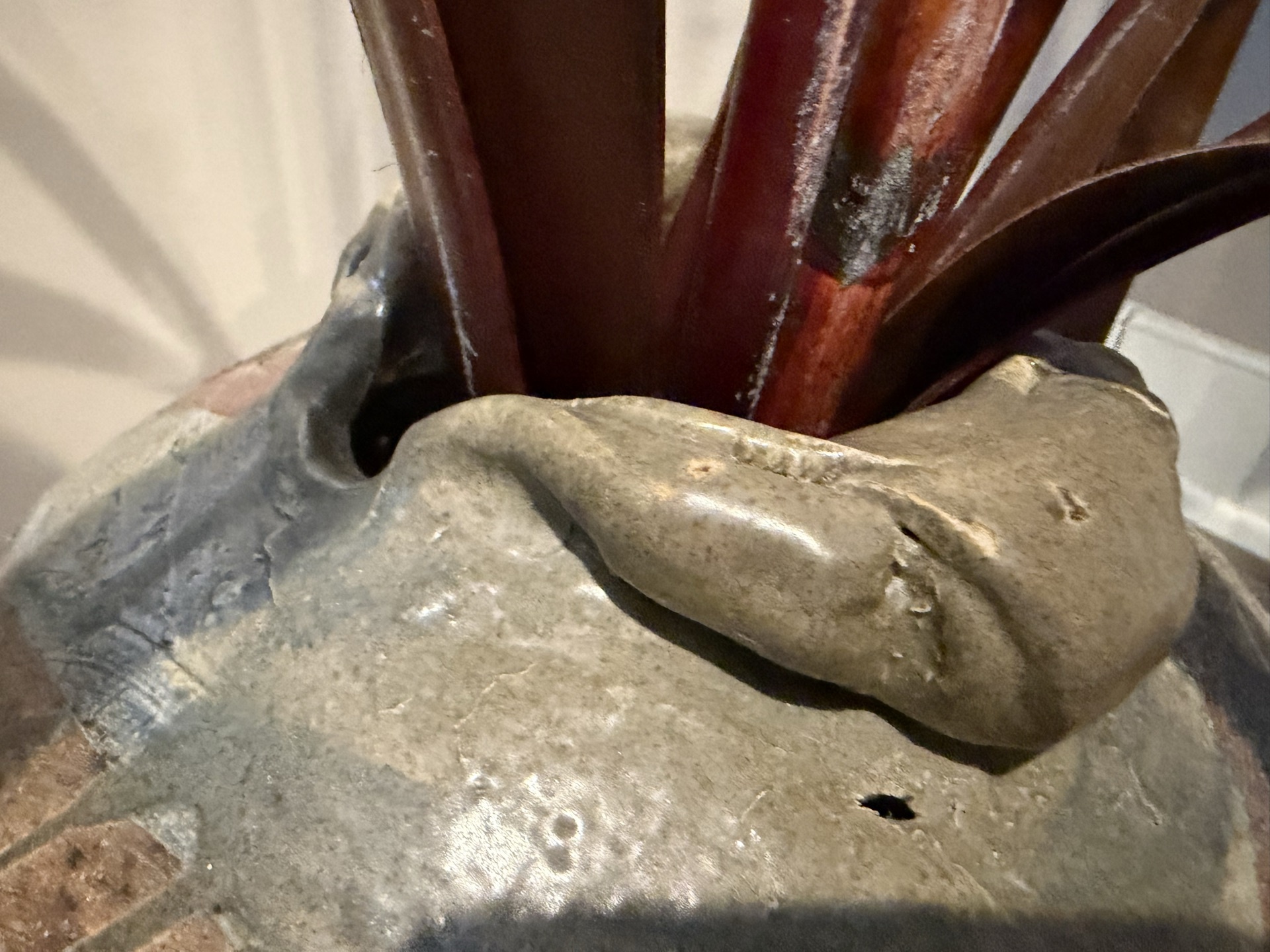 Ceramic vase with dried reeds.  - image 4 of 8
