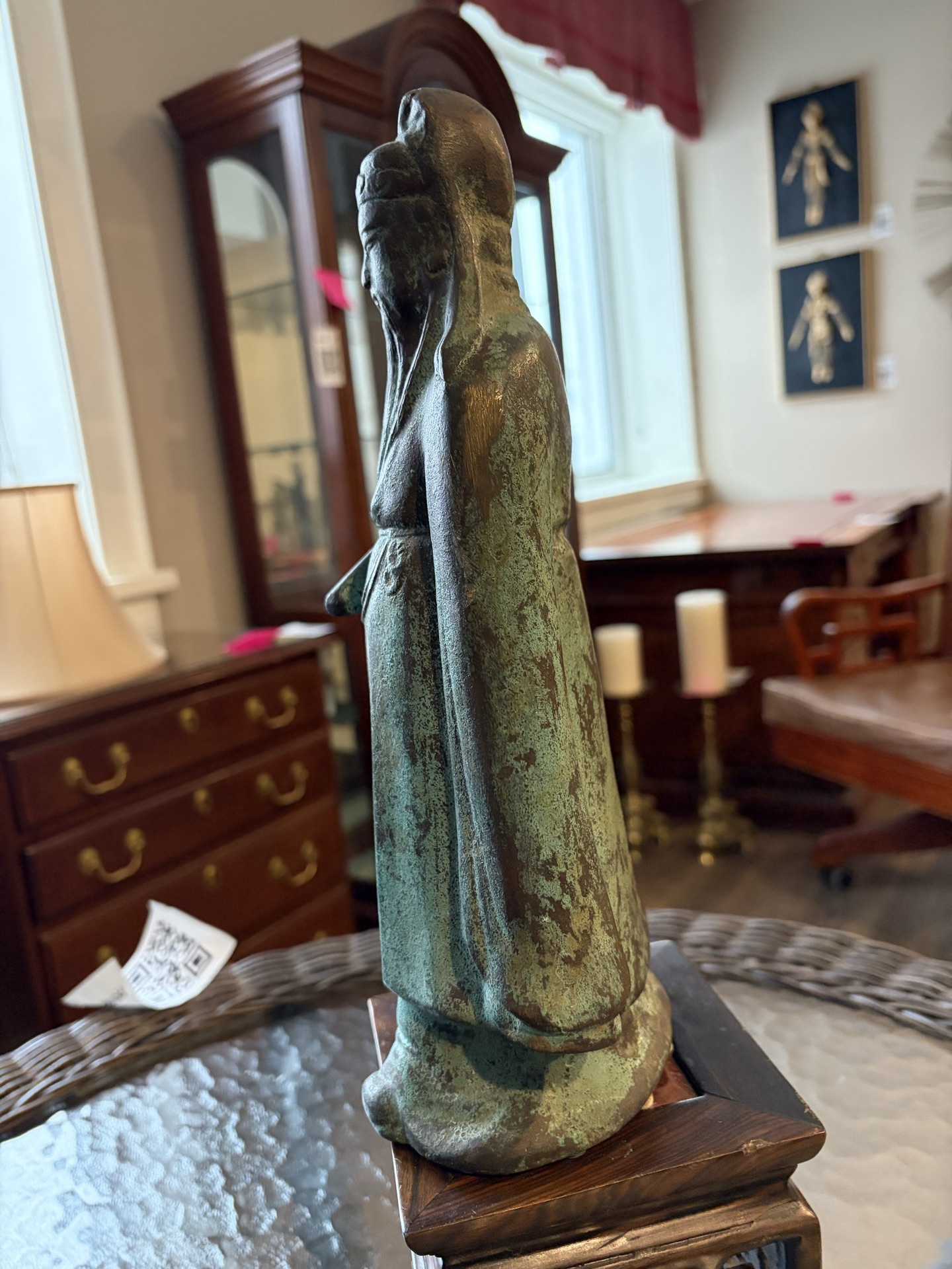 Bronze Chinese scholar with scroll on a carved wooden stand - image 8 of 11