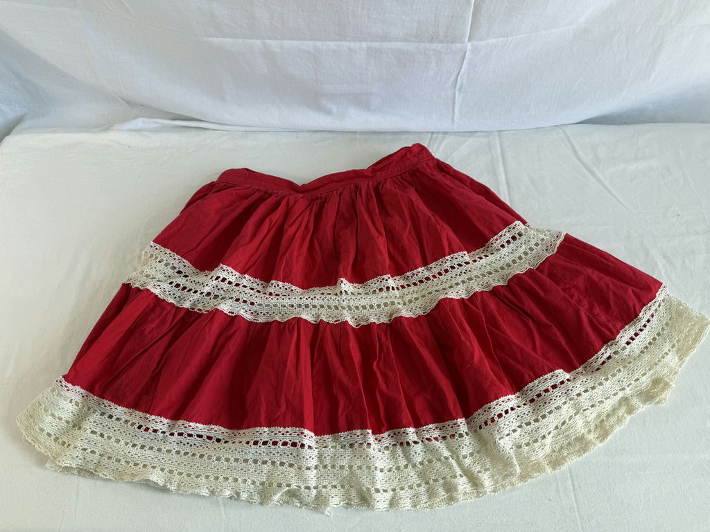 Patchwork floral sundress with lace-trimmed red skirt - image 7 of 9
