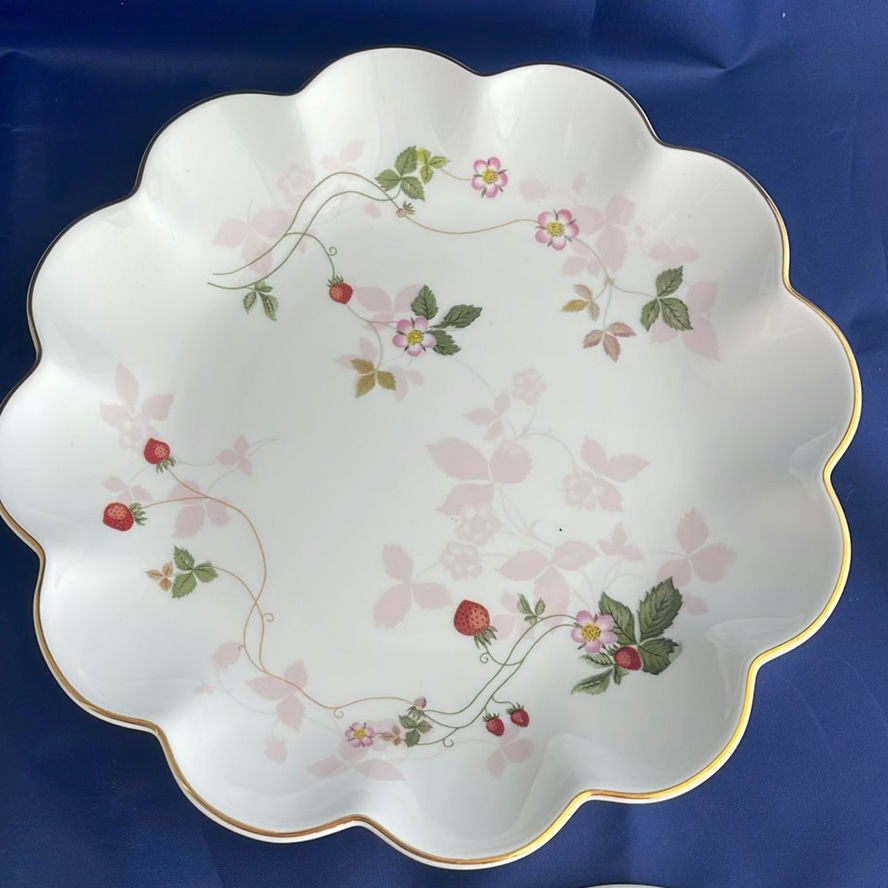 Wedgwood Wild Strawberry And More - image 8 of 24