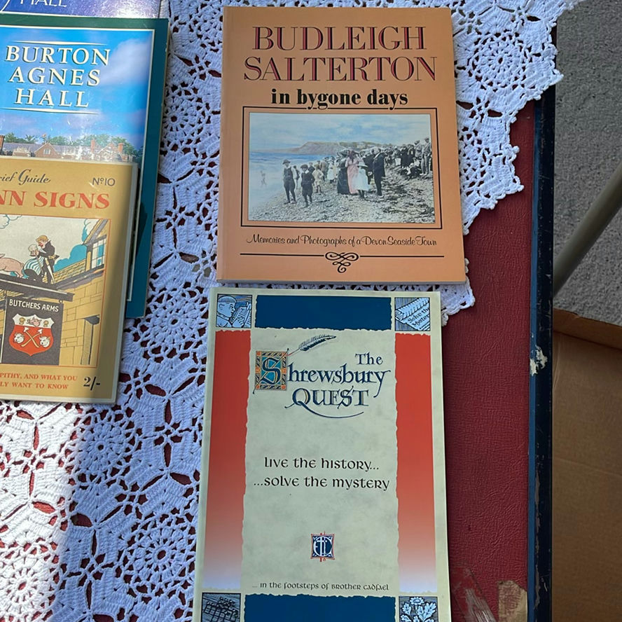 Books about Castles and Homes in the United Kingdom - image 9 of 13