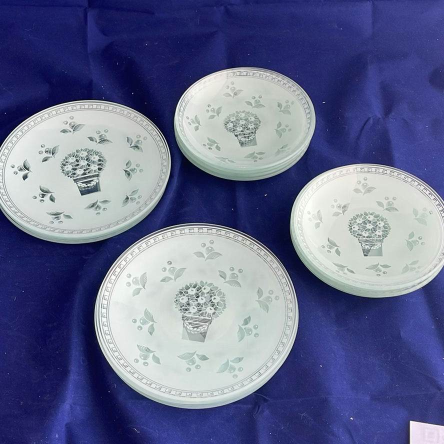 Villeroy and Boch Gallo Design Switch 4 (Naranja) collection Plates - image 1 of 7