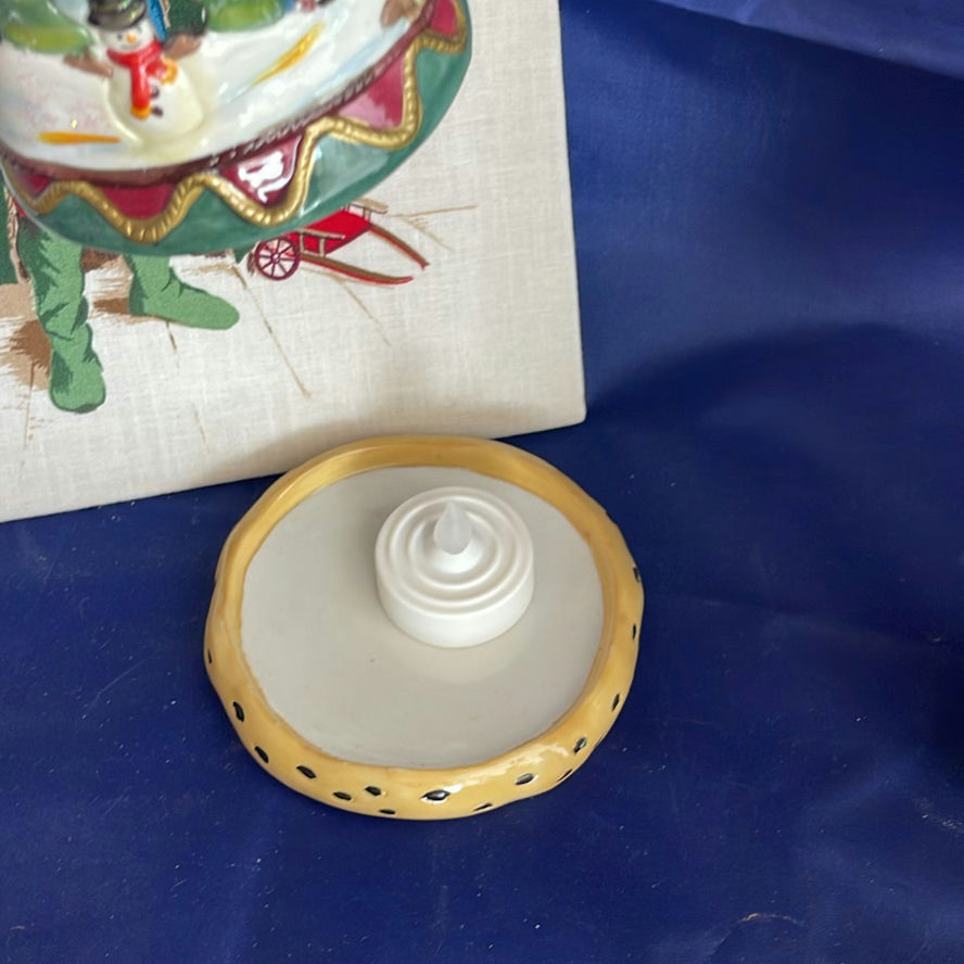 Decorative Santa Lot including Jim Shore Santa holding Boat - image 7 of 19