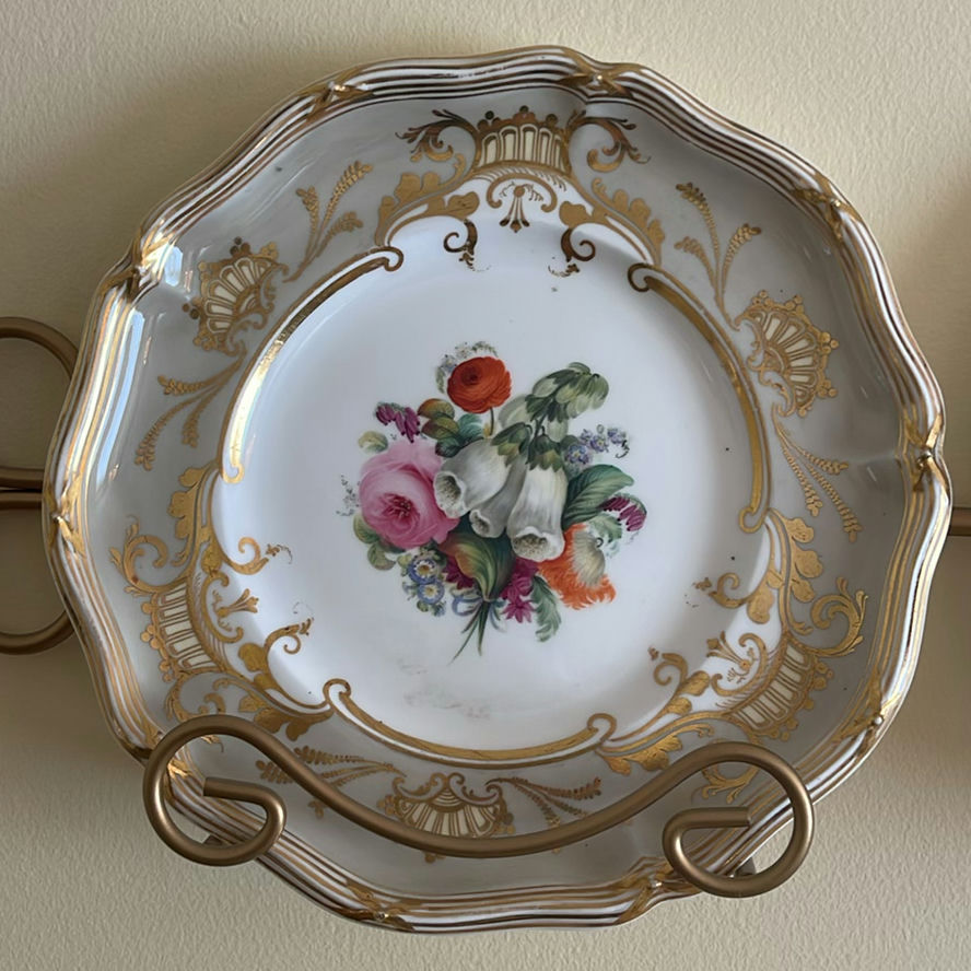 Gold Metal Plate Holder with 4 plates - image 6 of 17