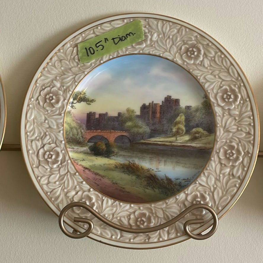 Gold Metal Plate Holder with 4 plates - image 4 of 17