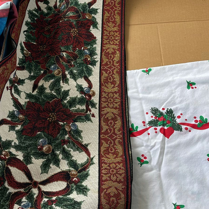 Christmas Linens - image 4 of 20