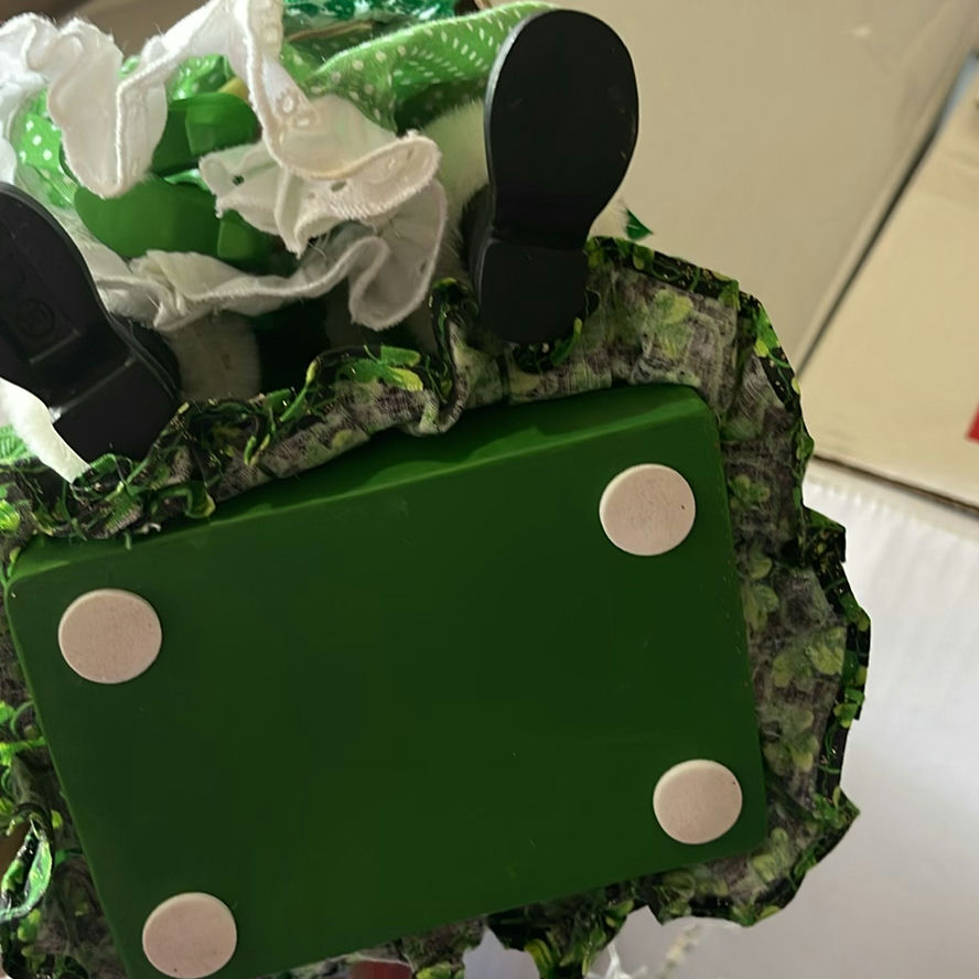 Dept 56 Irish All I Want and House and Evergreen Tree and Musical Wooden Box - image 3 of 15
