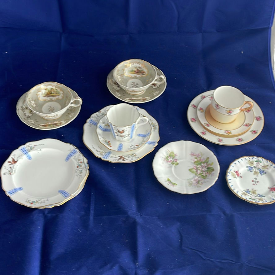 Antique and Vintage Teacups and Saucers Wedgwood, Royal Worcester and more - image 1 of 18