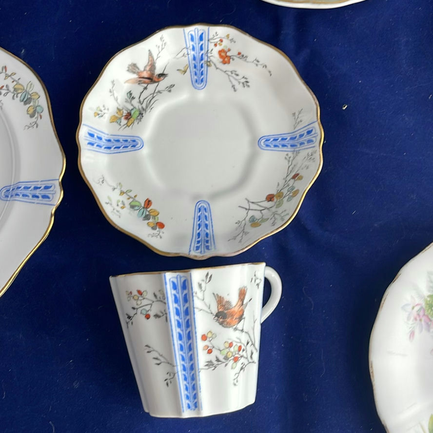 Antique and Vintage Teacups and Saucers Wedgwood, Royal Worcester and more - image 7 of 18