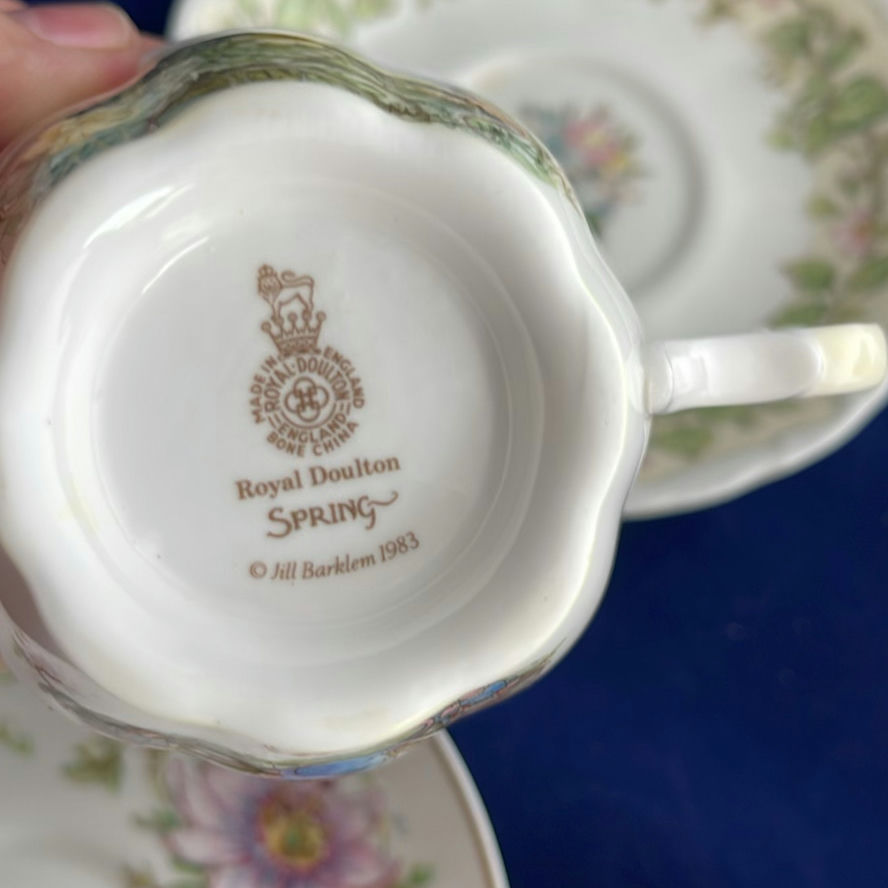 Royal Albert and Royal Doulton Cups and Saucers  - image 7 of 20