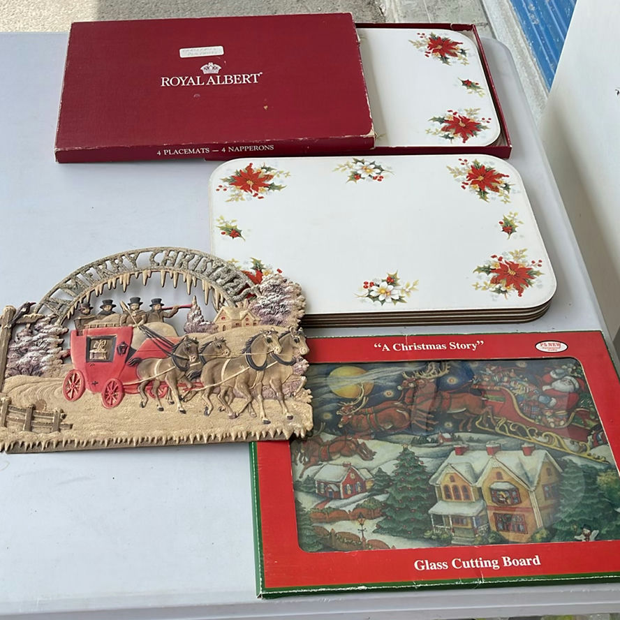 Royal Albert Placemats, Santa Cutting Board and vintage decoration - image 1 of 8