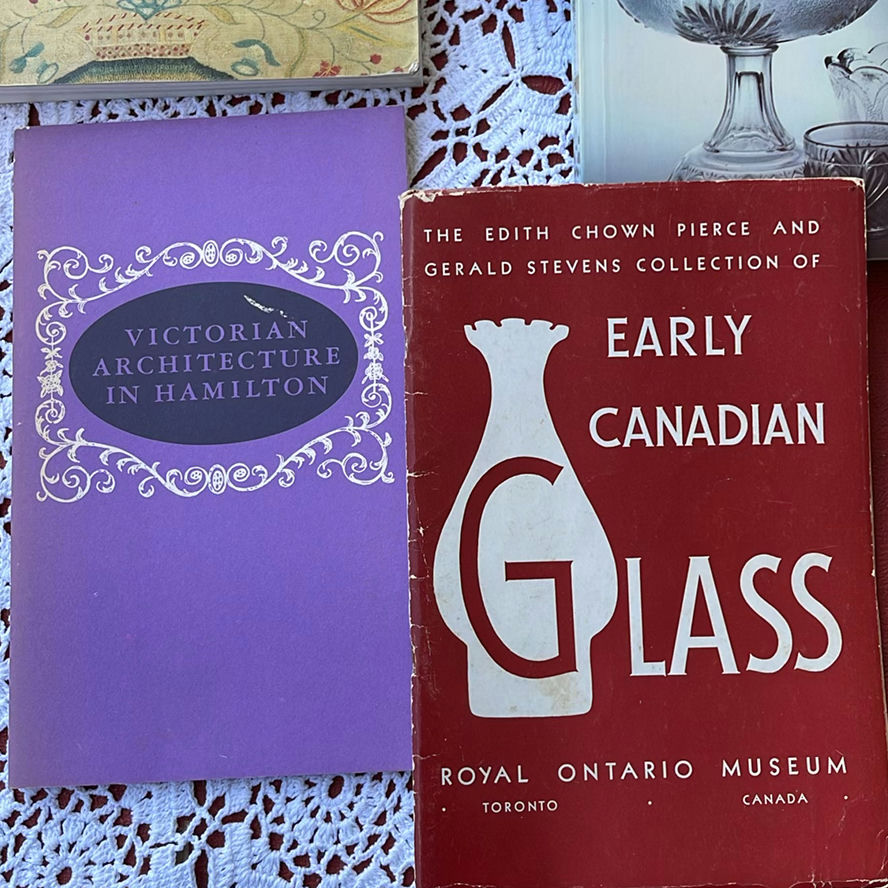 Books on Glass, Doll Houses and more - image 4 of 12