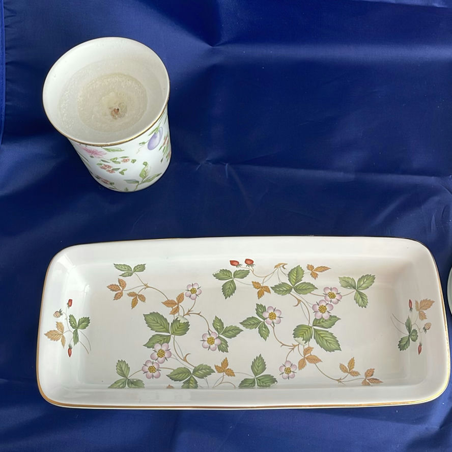 Wedgwood Wild Strawberry And More - image 19 of 24