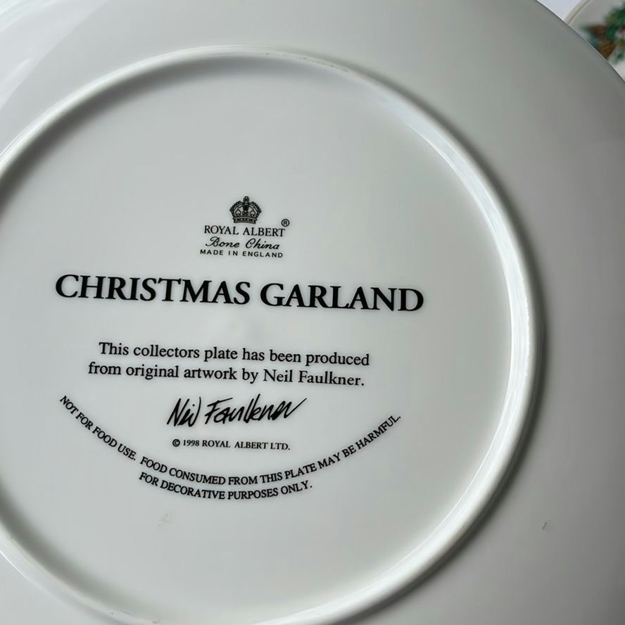 Various Christmas Plates - image 19 of 19