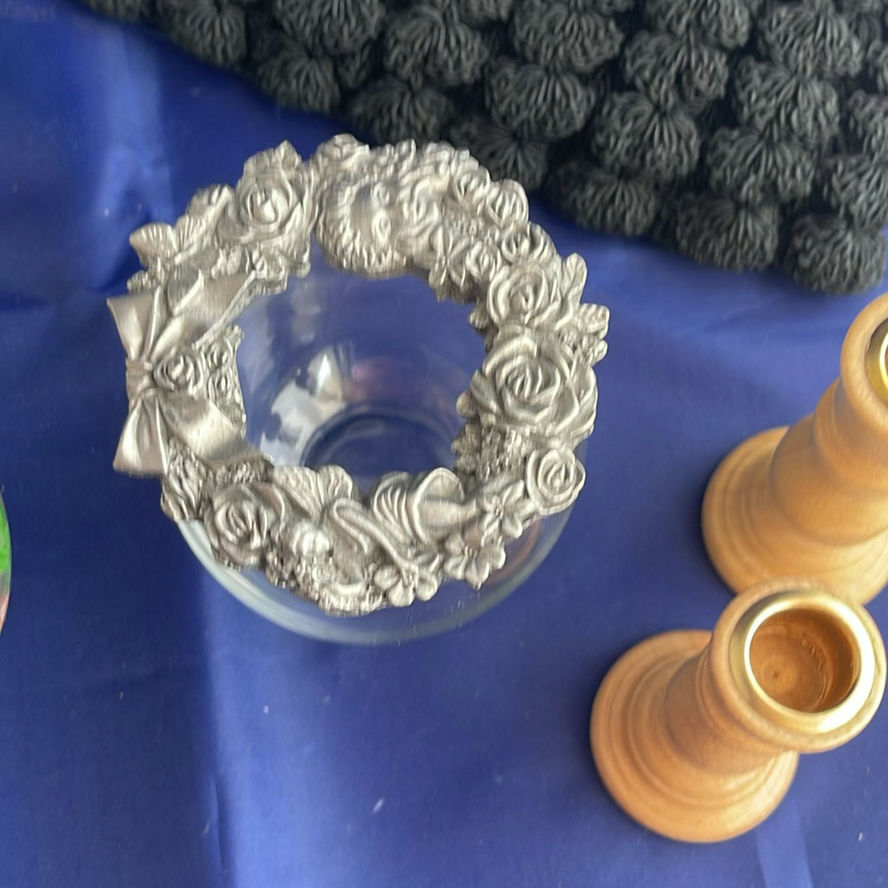 Vintage 1930's Crocheted Evening Bag, Handpainted Vases and More - image 8 of 15