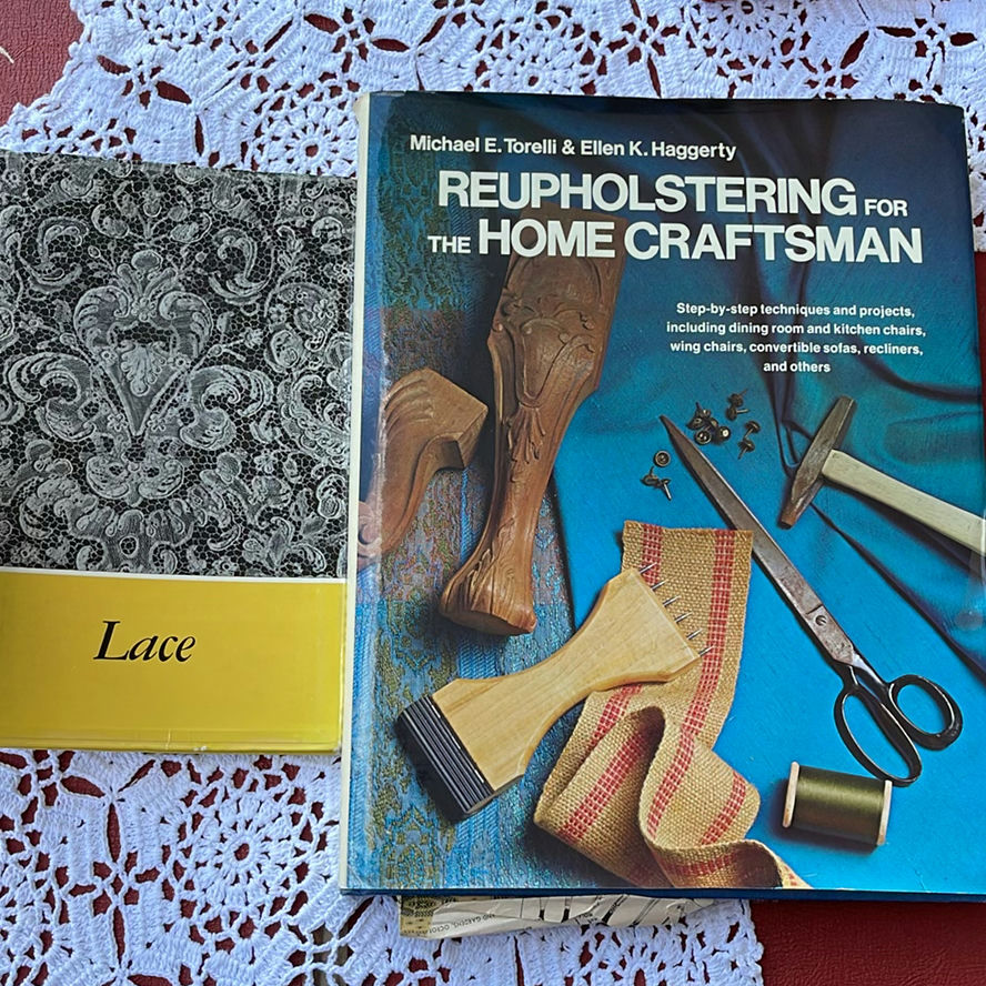 Books on Glass, Doll Houses and more - image 8 of 12