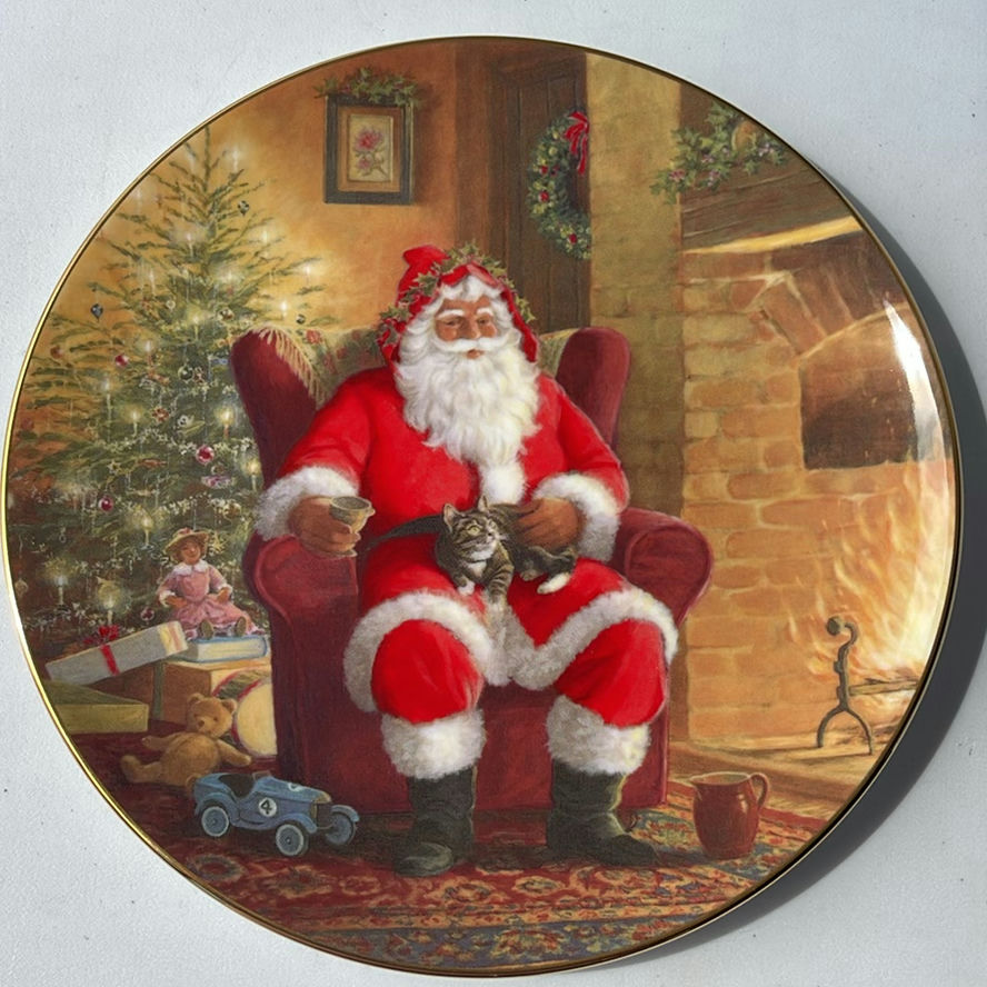 Various Christmas Plates - image 9 of 19