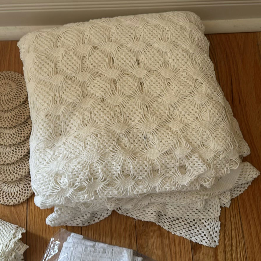 Vintage Crochet Tableware And Small Art (3) - image 6 of 10