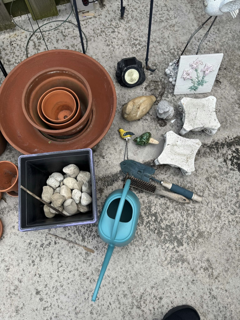 Various Planting Items - image 5 of 7