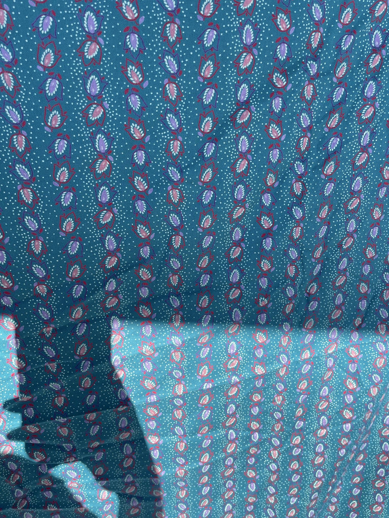 Various Vintage Cloths - image 9 of 28