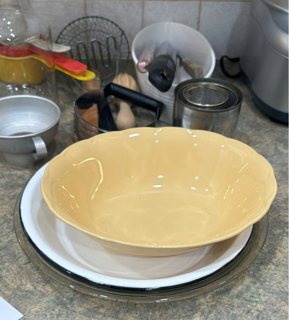 Various Kitchen items - image 7 of 12