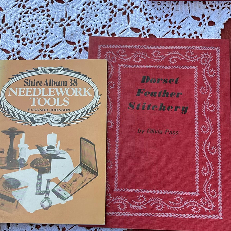Books on Glass, Doll Houses and more - image 7 of 12