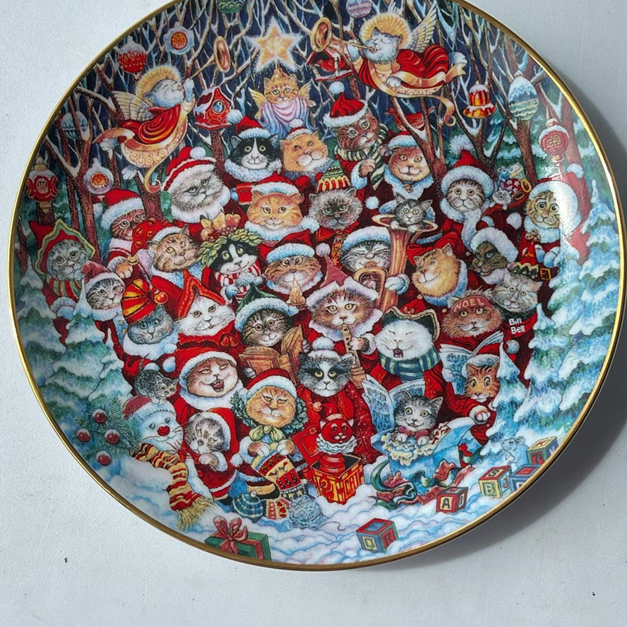 Various Christmas Plates - image 11 of 19