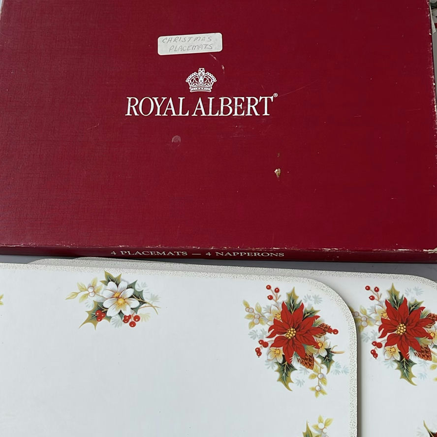 Royal Albert Placemats, Santa Cutting Board and vintage decoration - image 8 of 8