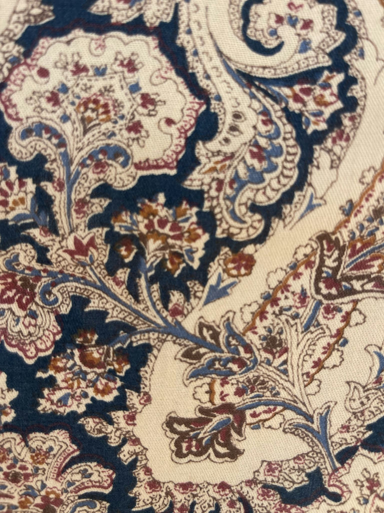 Various Vintage Cloths - image 5 of 28