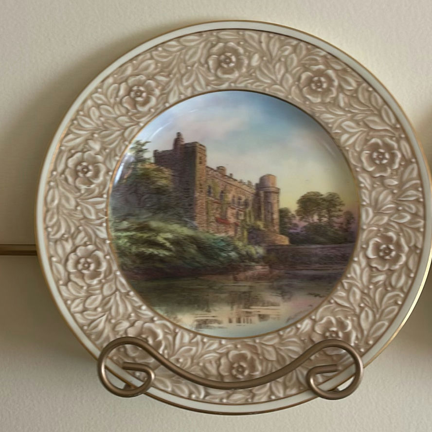 Gold Metal Plate Holder with 4 plates - image 5 of 17