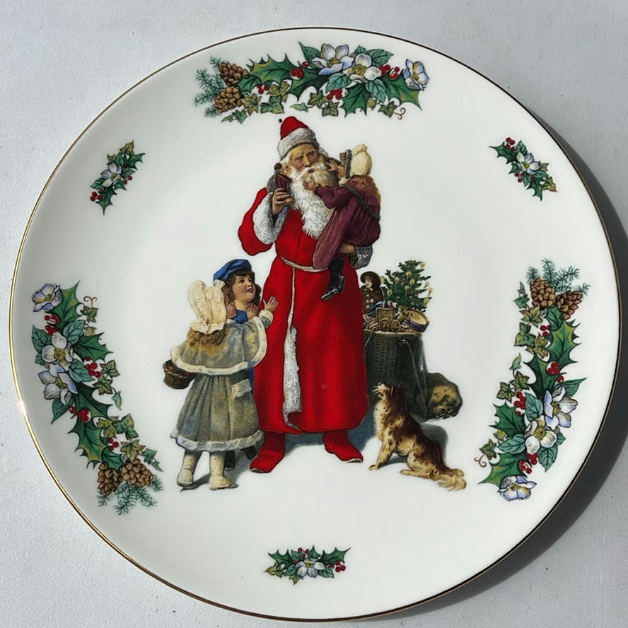 Various Christmas Plates - image 13 of 19
