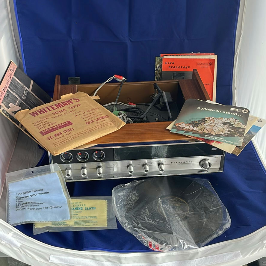 Panasonic Record Player/AM FM Radio, Speakers, Records - image 1 of 19