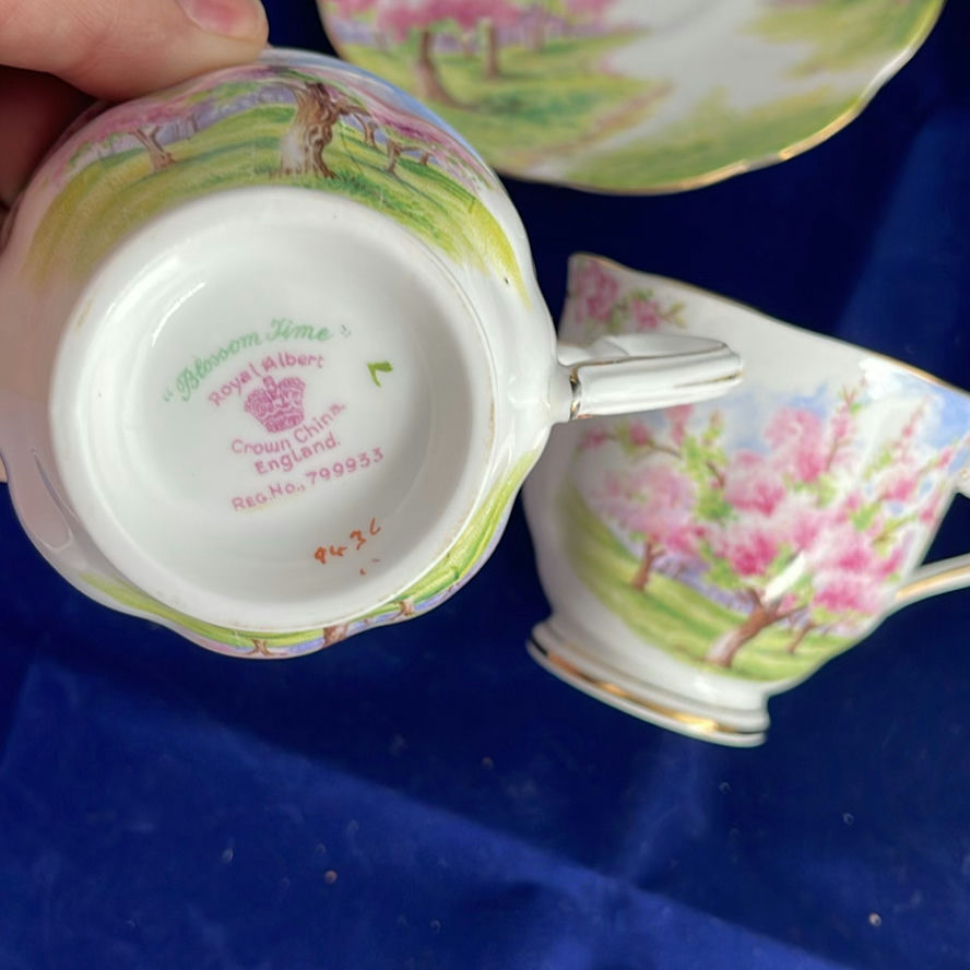 Royal Albert and Royal Doulton Cups and Saucers  - image 3 of 20