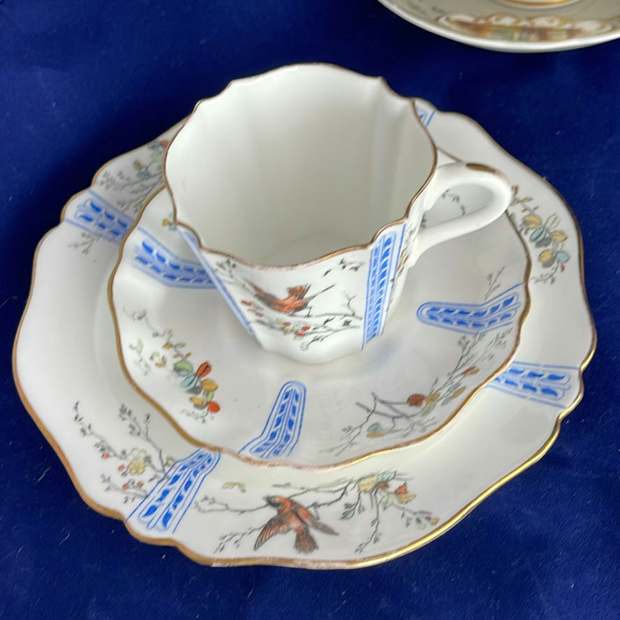 Antique and Vintage Teacups and Saucers Wedgwood, Royal Worcester and more - image 5 of 18