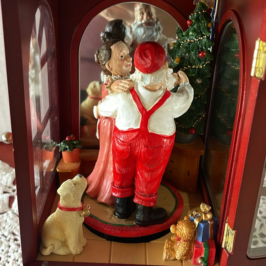 Dept 56 Irish All I Want and House and Evergreen Tree and Musical Wooden Box - image 11 of 15
