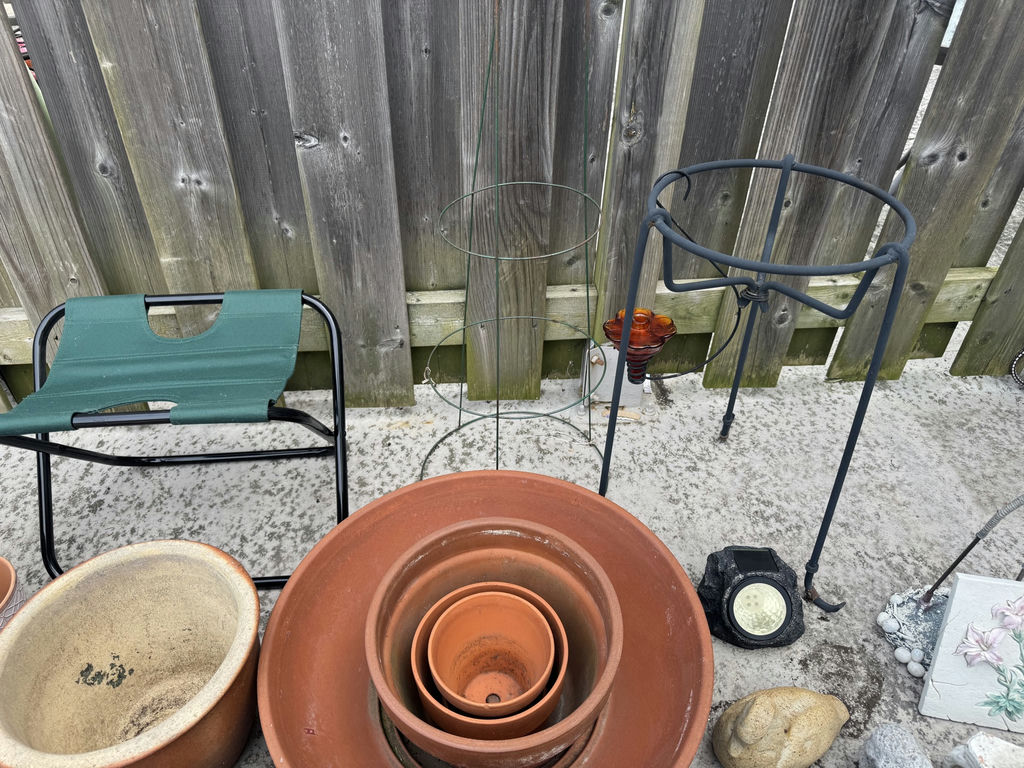 Various Planting Items - image 7 of 7
