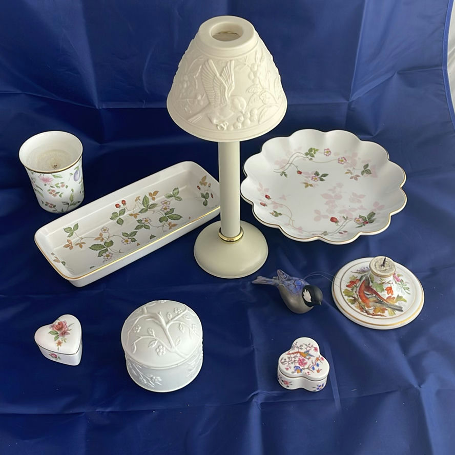 Wedgwood Wild Strawberry And More - image 1 of 24