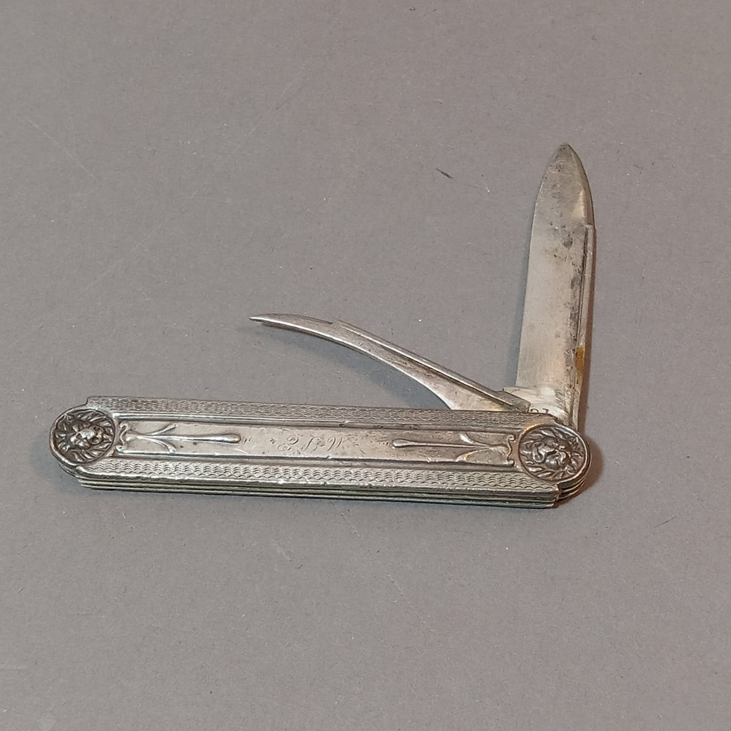Sterling Vanity Set - image 10 of 13